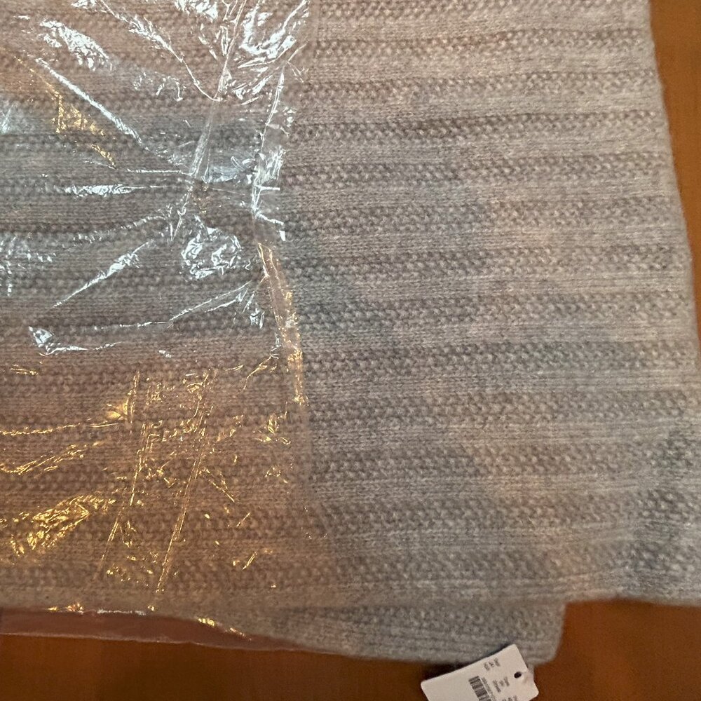 J. Crew NIP 100% Cashmere Winter Scarf with Ribbed Pattern Grey